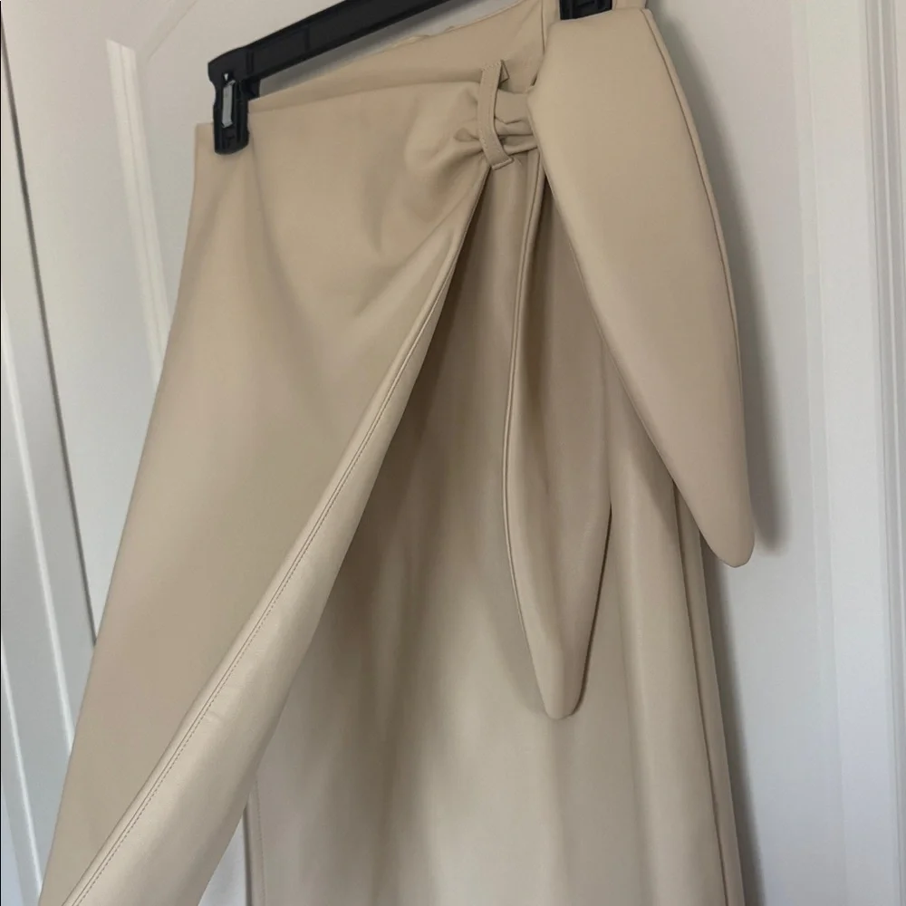 Steve Madden Cream Pencil Skirt